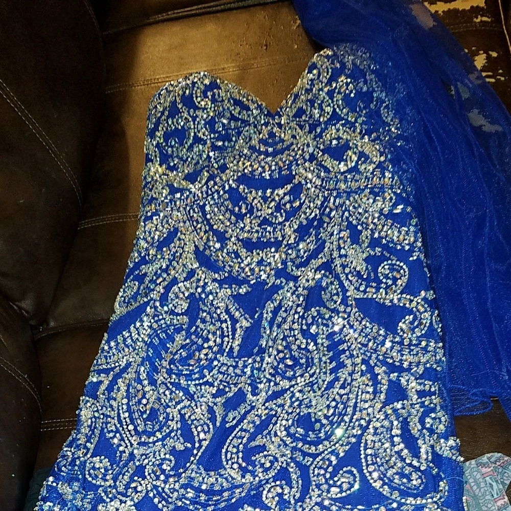 Prom dress - Picture 1 of 7